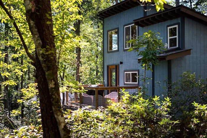 Emberglow Outdoor Resort 4