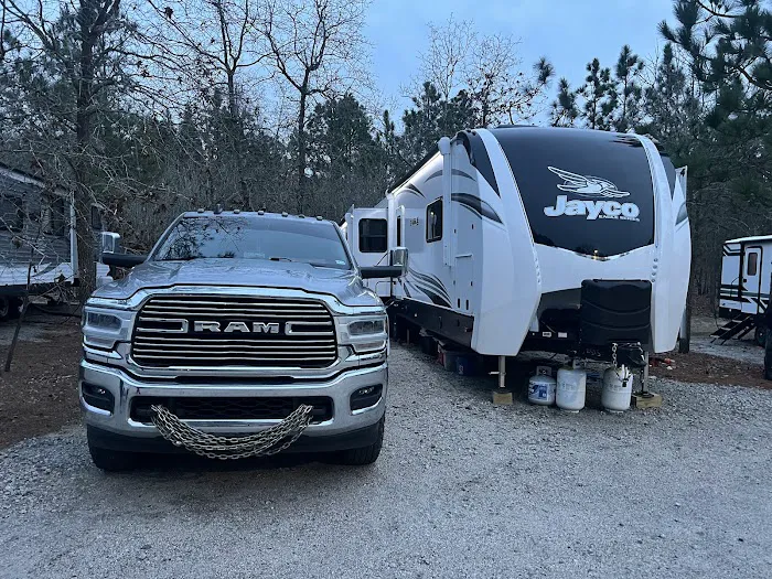 R & W RV Park 10