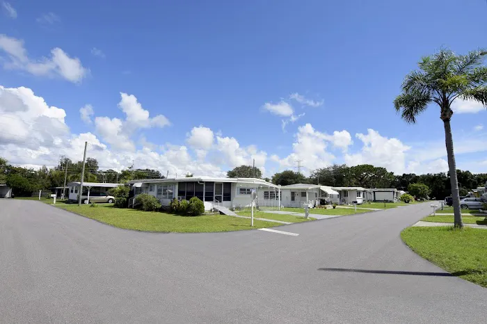 Satellite Bay Manufactured Home Community 10