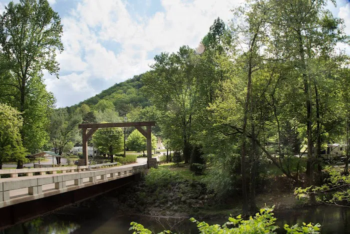 Little Arrow Outdoor Resort 7
