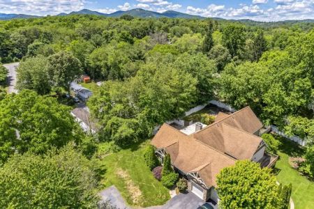 Clairmont Crest, A Family Friendly Community