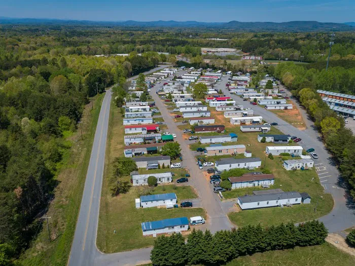 Thunderbird MHC | Hickory Mobile Home Park 5
