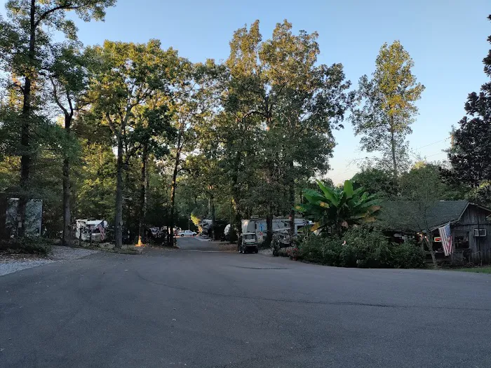 Campground At Barnes Crossing 10