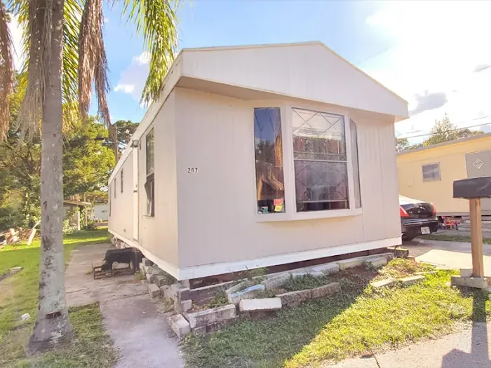 Sun Terrace Manufactured Home Community | Clearwater, FL 5