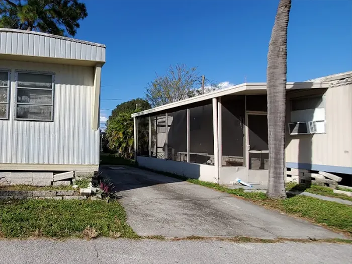 Sun Terrace Manufactured Home Community | Clearwater, FL 4