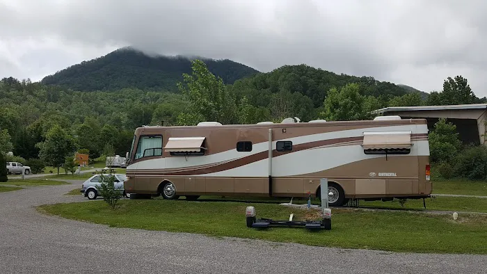 Smoker Holler RV Resort 10
