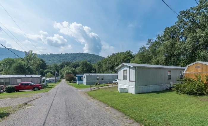 Black Mountain Manufactured Home Community 8