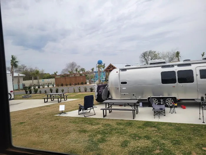 Barefoot RV Resort 7