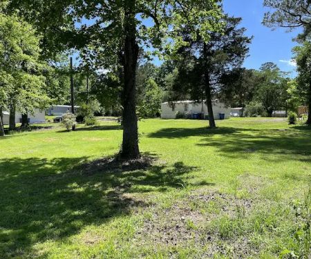 Magnolia Lakeside Village