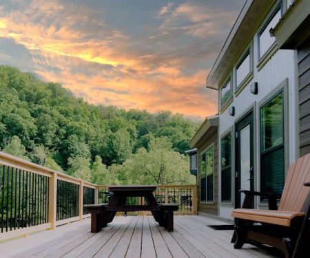 Ellis Cove Tiny Home & RV Adventures