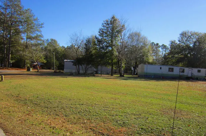 Gray's Creek Mobile Home Community 10