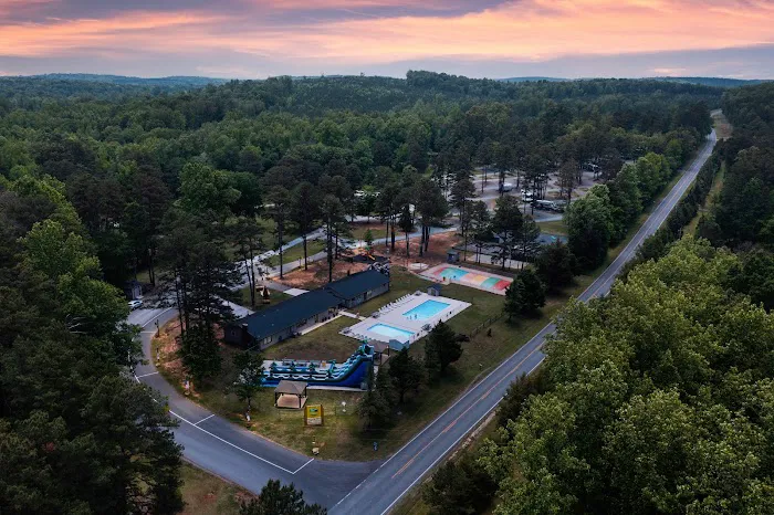 Zooland Family Campground 10
