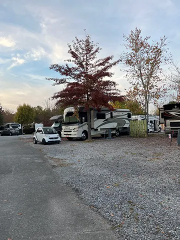 Holy Smokies RV Park & Glamping 10