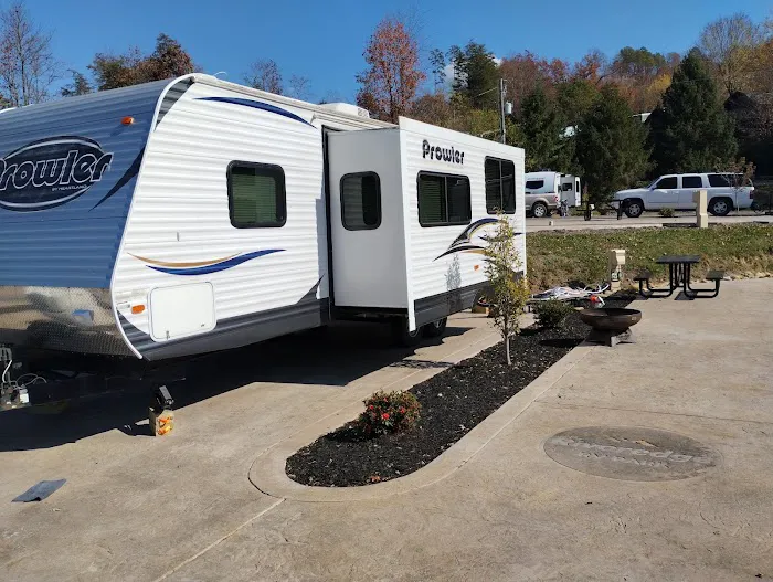 Riveredge RV Park and Log Cabin Rentals 5
