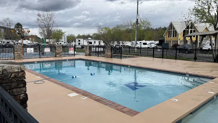 Riveredge RV Park and Log Cabin Rentals 4