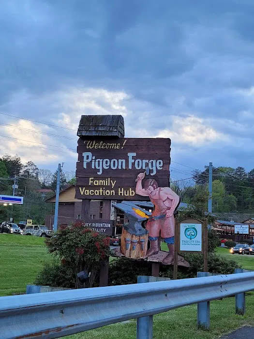 Riveredge RV Park and Log Cabin Rentals 6