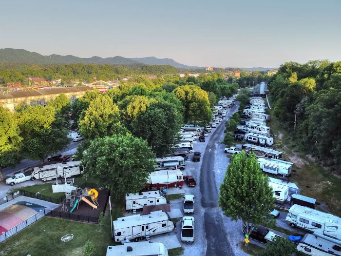 Camp Riverslanding 3