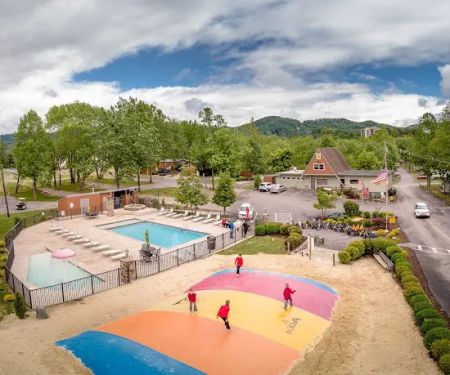 Pigeon Forge / Gatlinburg KOA Holiday