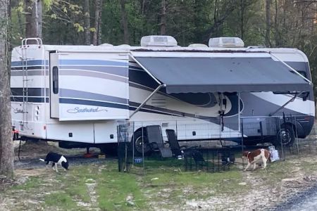 Roaring River Vineyards RV Park