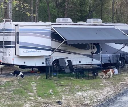 Roaring River Vineyards RV Park