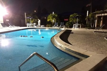 Harbor Lights Club