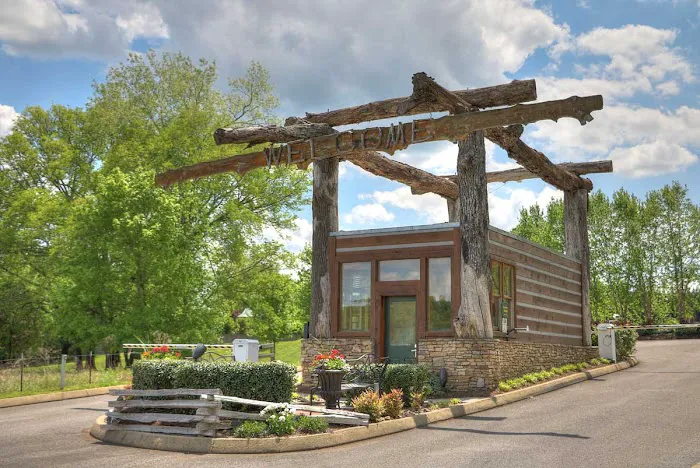 The Dell Motorcoach Resort 4