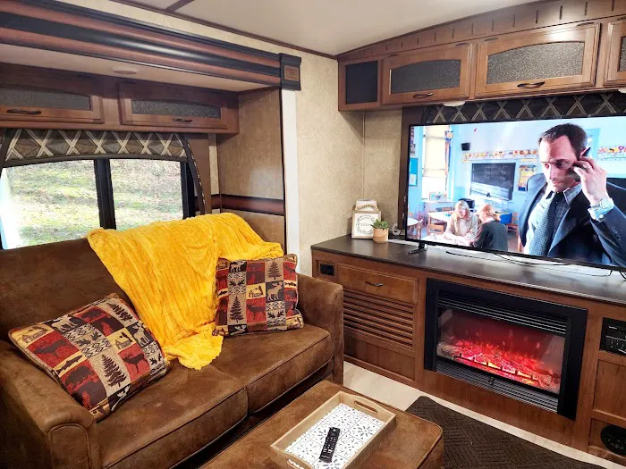 Cedar Creek Hideaway 5