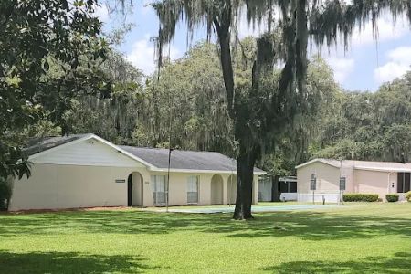 Chateau Forrest and Plantation oaks