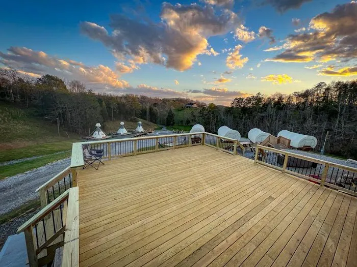 Smoky Hollow Outdoor Resort 4