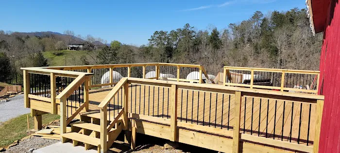 Smoky Hollow Outdoor Resort 10