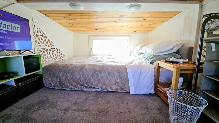 R & R's Modern Retreat 1