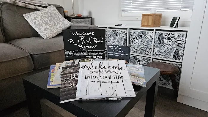 R & R's Modern Retreat 8