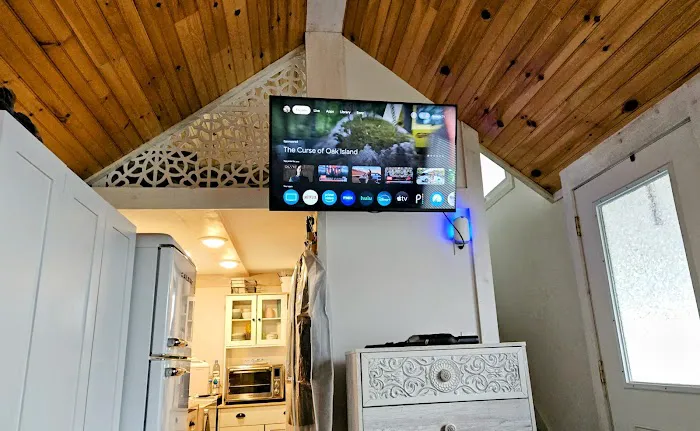 R & R's Modern Retreat 7