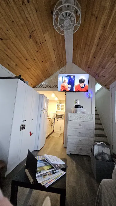 R & R's Modern Retreat 4
