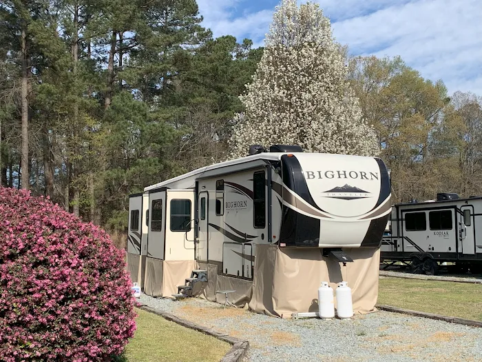 Fayetteville RV Resort & Cottages 6