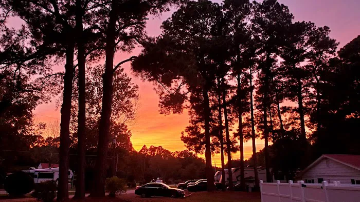 Fayetteville RV Resort & Cottages 8