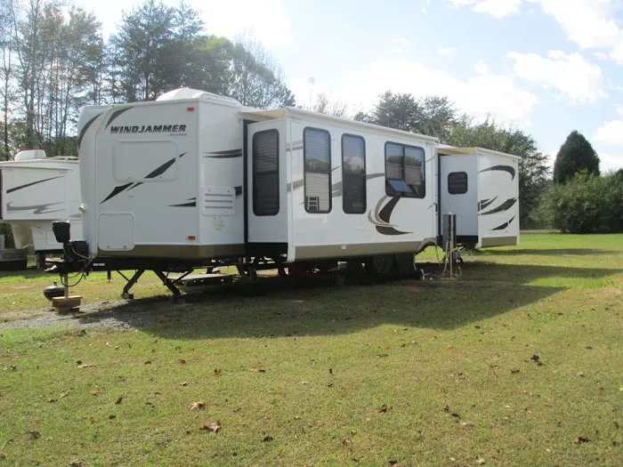 Hank's RV Park 2