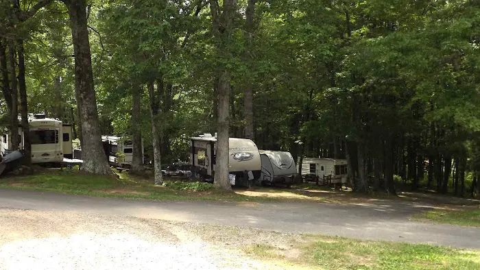 Utt's Mountaintop Campground @ Fancy Gap 4