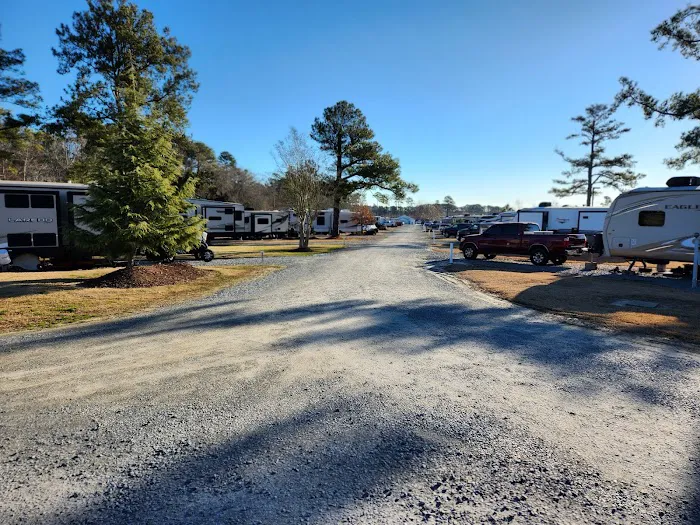 Raleigh Oaks RV Resort & Cottages 3