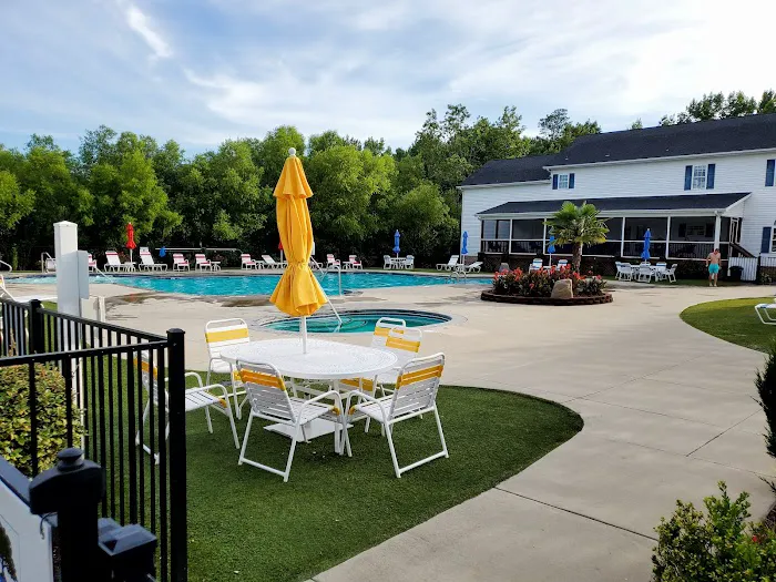 Raleigh Oaks RV Resort & Cottages 2