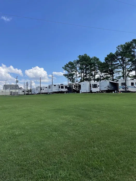 Elvis Presley Boulevard RV Park 1