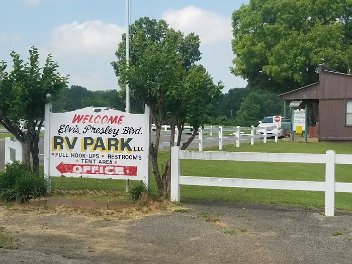 Elvis Presley Boulevard RV Park 4