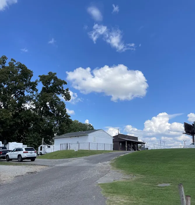 Elvis Presley Boulevard RV Park 8