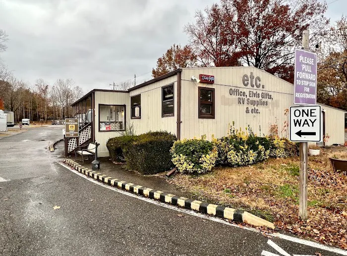 Graceland RV Park & Campground 3