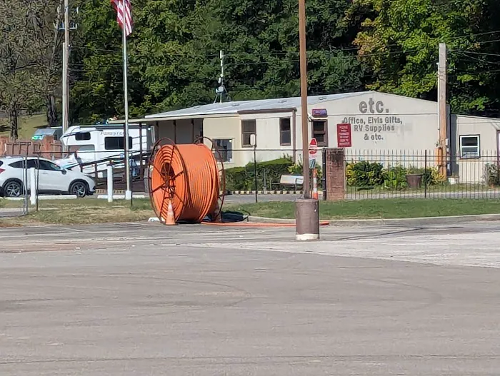 Graceland RV Park & Campground 9