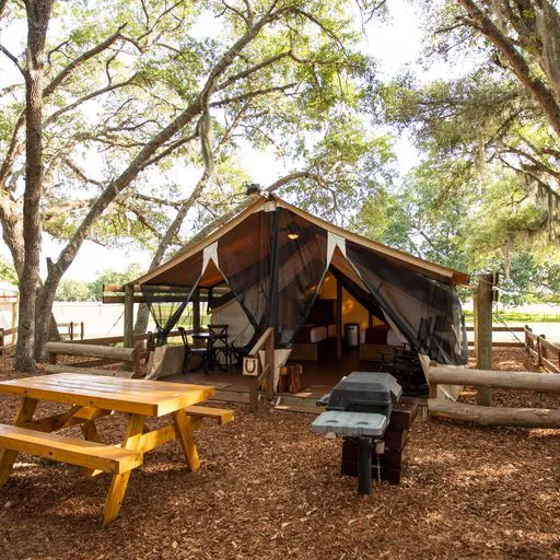 Glamping Florida, by River Ranch 4