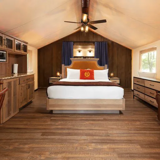 Glamping Florida, by River Ranch 10