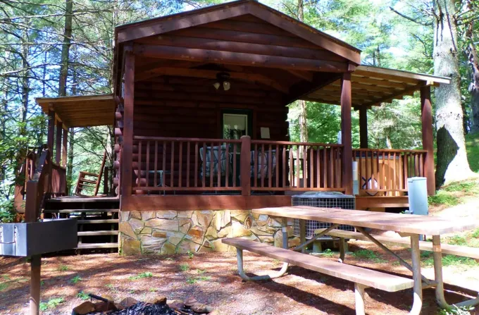 Chestnut Creek Cabins 3