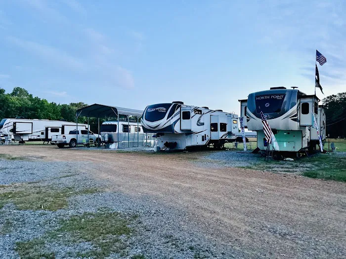 R & D Lakeside Campground 3