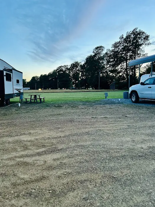 R & D Lakeside Campground 9